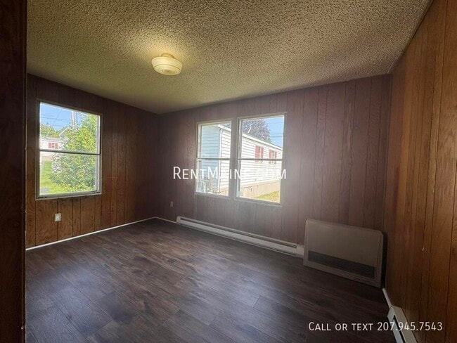 Photo - 8 Goodwin Lp