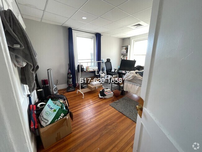 Building Photo - SEPT 3b1b in the heart of Allston! Student... Unit 2F Rental