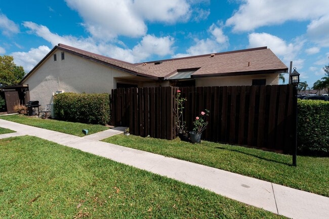 Photo - 3504 Waterview Cir House