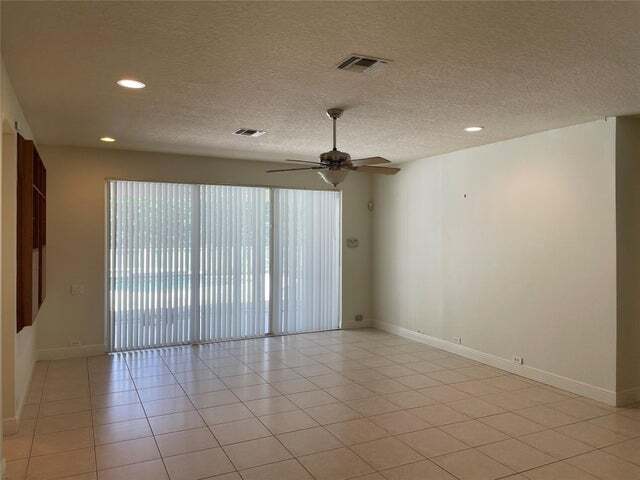 Photo - 10225 NW 60th Pl