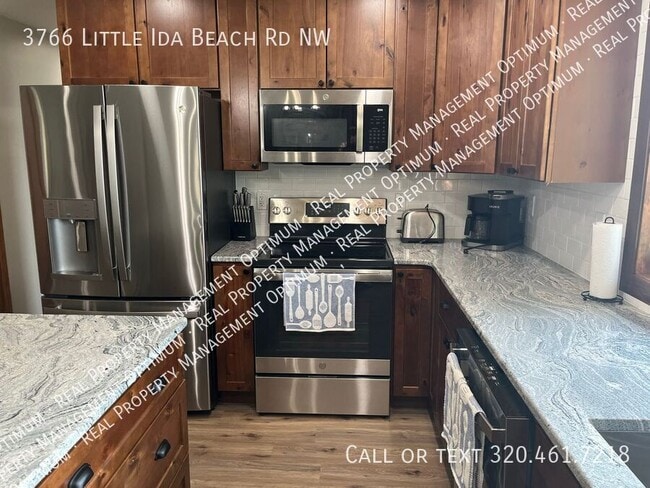 Photo - 3766 Little Ida Beach Rd NW