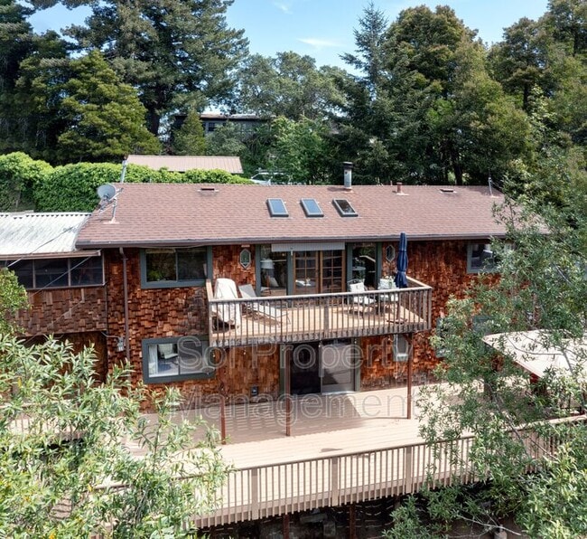 Photo - 646 Blue Ridge Dr House