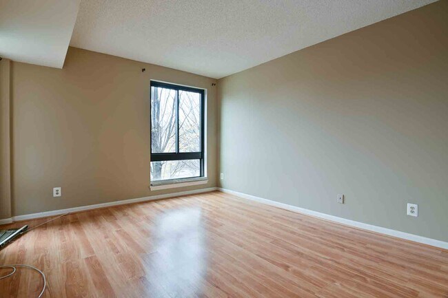 Photo - 807 N Howard St Unit 112