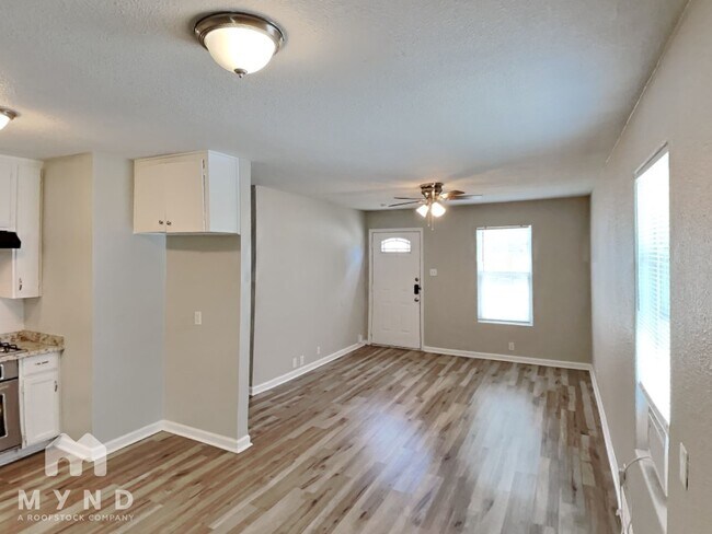 Photo - 1914 Roslyn St