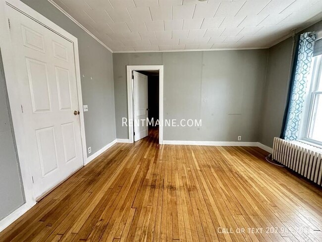 Photo - 1084 School St Unit 1