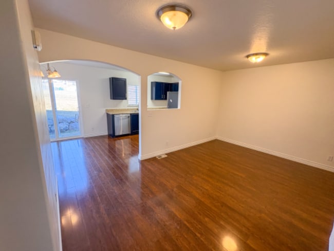 652 Pimlico Dr