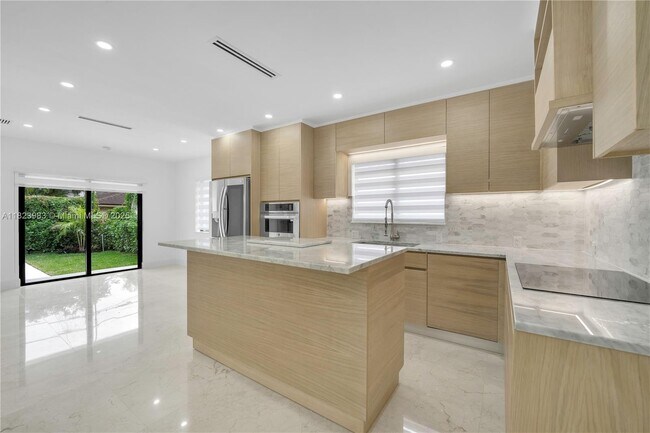 Photo - 728 Majorca Ave