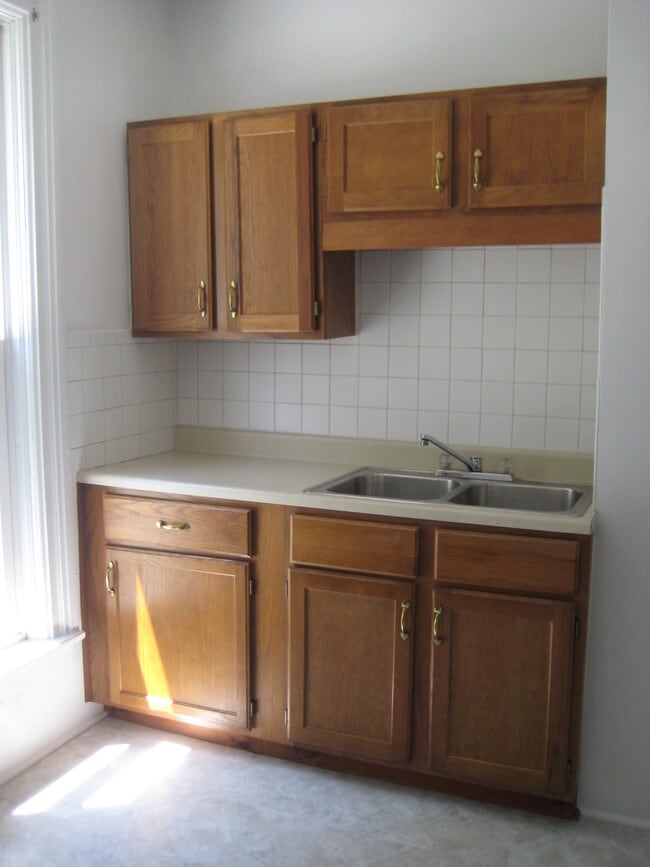 Unit 2 - Kitchen - 435 W 29th St Apartments Unit 2