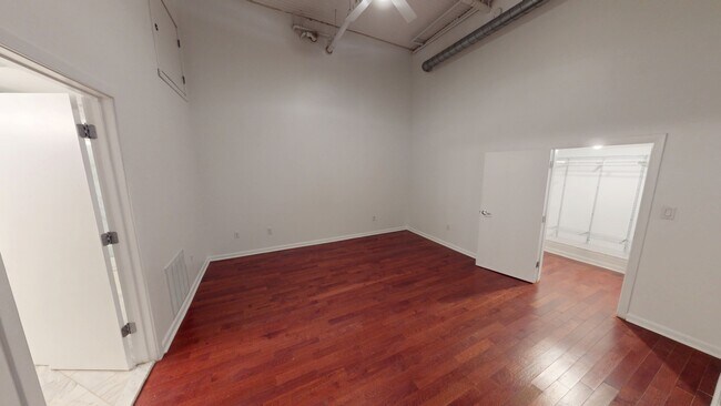 Photo - 2200-28 Arch St