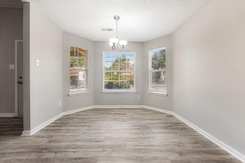 Photo - 1433 S Wellington St