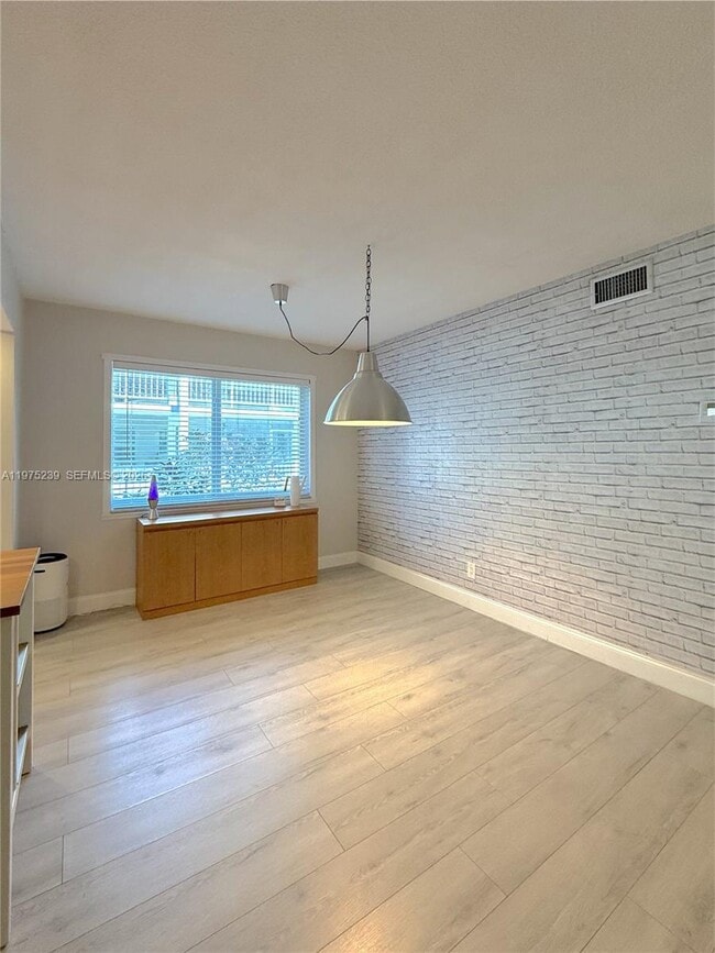 Photo - 541 Blue Heron Dr Unit 201