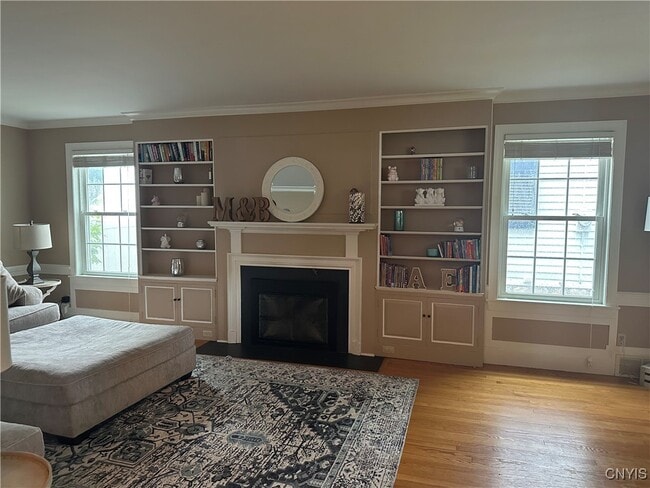 Photo - 308 W Locust St
