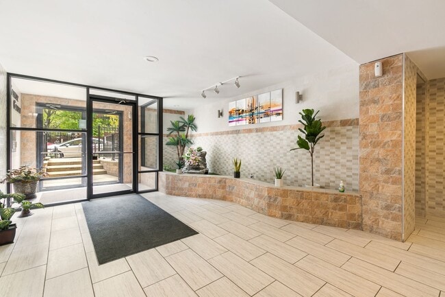 Photo - 5533 N Kenmore Ave