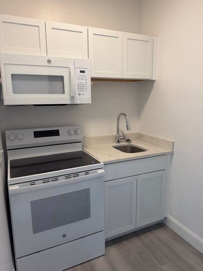 Photo - 33 N Washington St Unit Apt 1