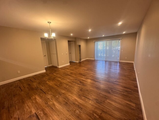 Photo - Spacious 2 Bed / 2 Bath Long Beach Condo Near Traffic Circle, CSULB & Belmont Heights