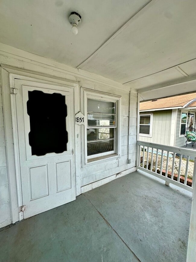 Photo - 1837 Doscher Ave