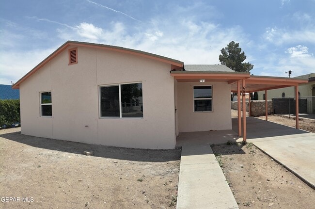 Photo - 608 Barcelona Dr