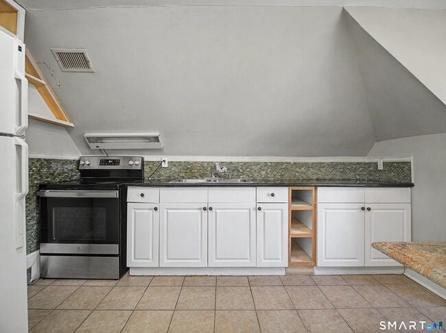 Photo - 1440 Wood Ave Unit 3rd Floor