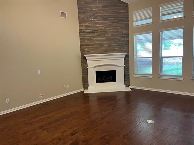 Photo - 5800 Youngworth Dr