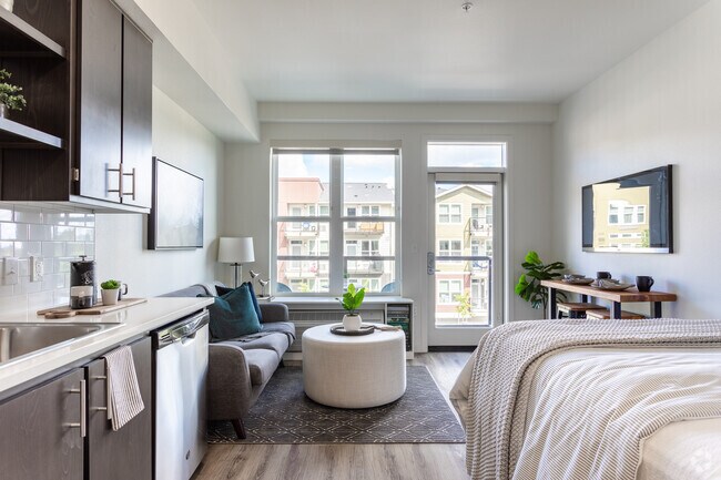 Studio, 1BA - 388 SF