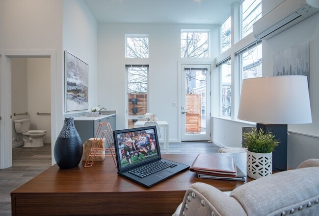 Incredible 3 Bedroom Townhouse for Rent in... - Incredible 3 Bedroom Townhouse for Rent in...