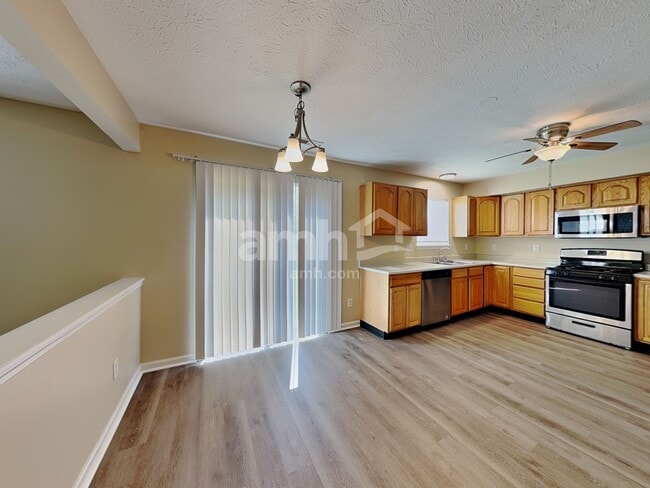 803 Green Woods Dr