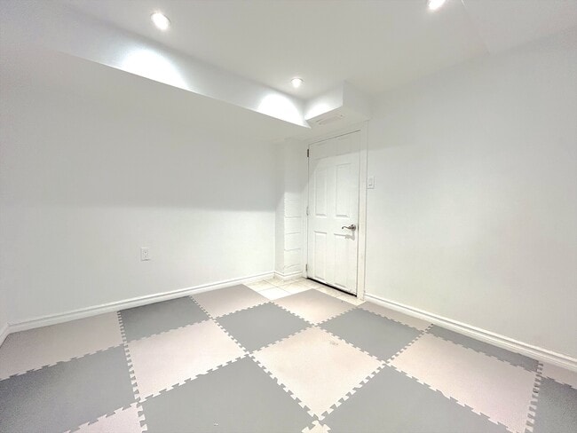 Photo - 65 Hillview St Unit Room B2