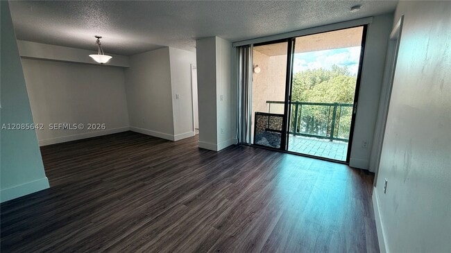 Photo - 11800 SW 18th St Unit 402-4