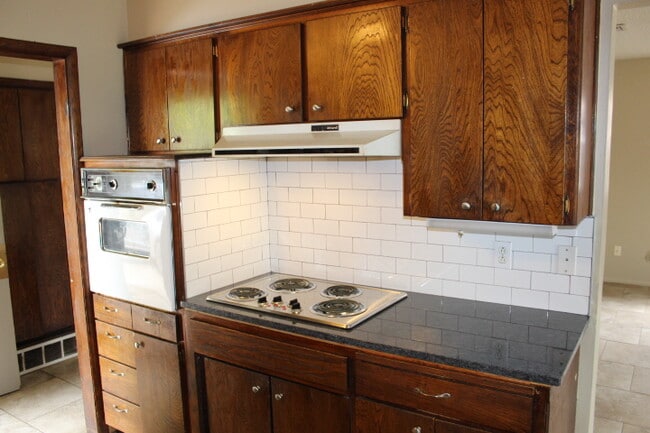 Photo - 7520 NW 28th St