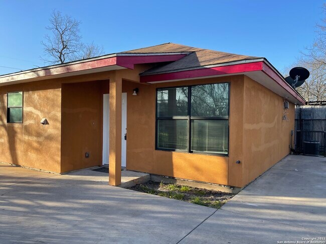 Photo - 1721 Quintana Rd