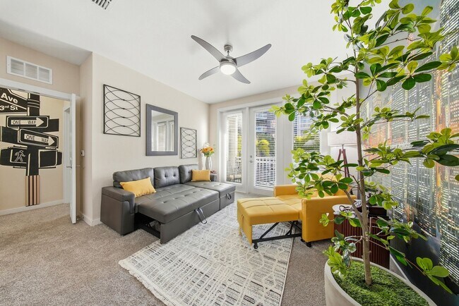 Photo - 1702 W Cleveland St Unit 204