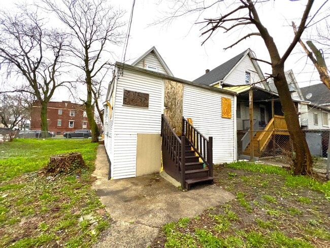 Photo - 6755 S Throop St