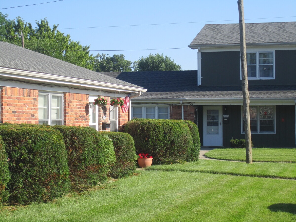 Emerton Place Townhomes - Emerton Place Townhomes