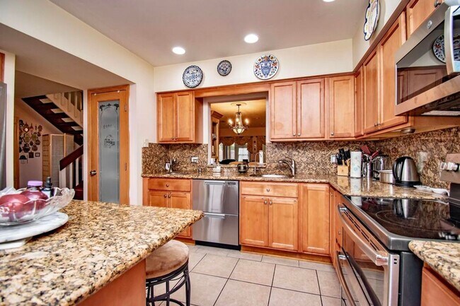 Photo - 6640 Thornhill Ct