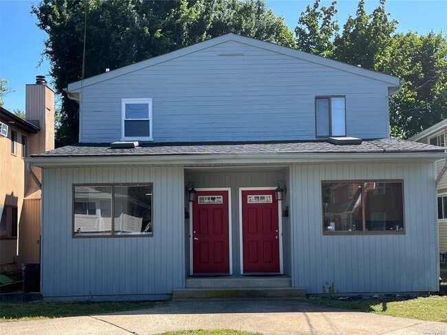 14 Pequot Ave  