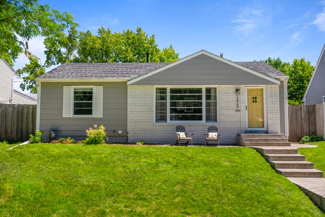 Building Photo - 2425 Cavell Ave S