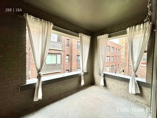 Photo - 710 W 48th St Unit 205