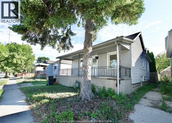 Photo - 1636 Cadillac St