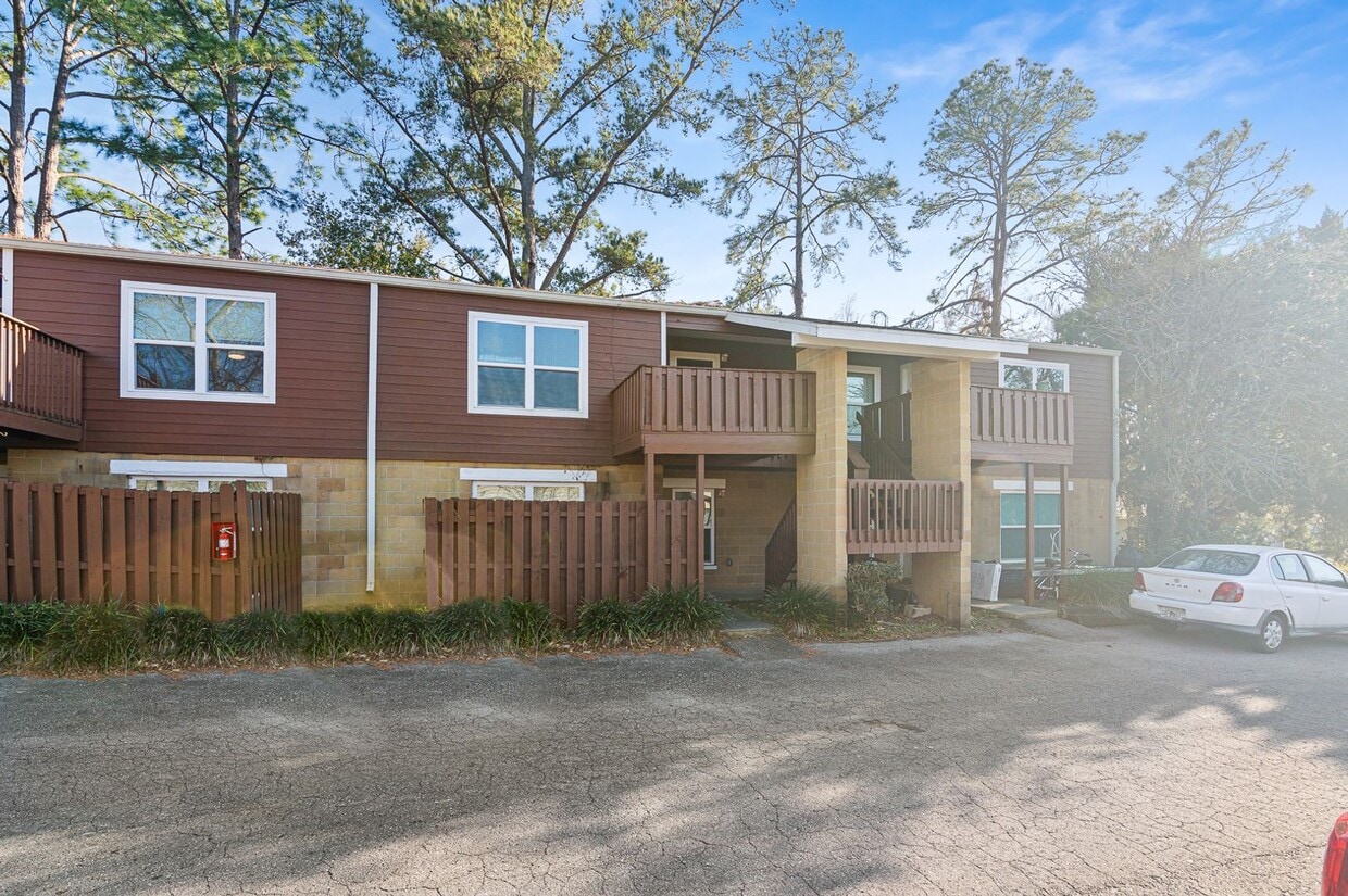 2 Bed 1.5 Bath Condo - 2 Bed 1.5 Bath Condo