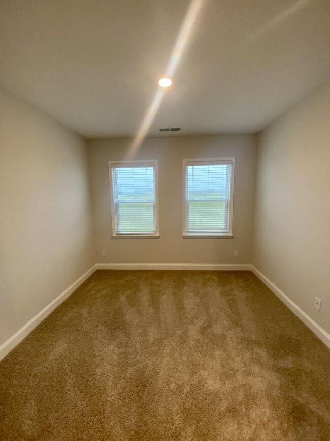 Photo - End Unit Townhouse in Terraces at Farmington