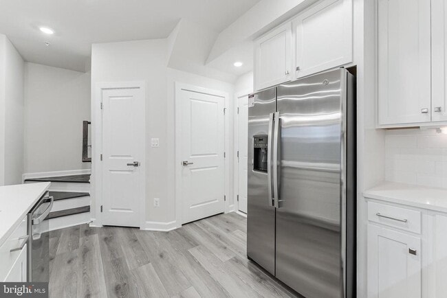 Photo - 21815 Express Ter