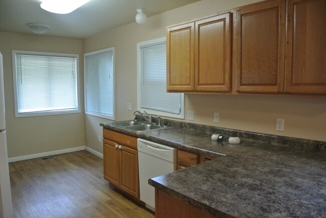 Photo - 3 Bedroom House!