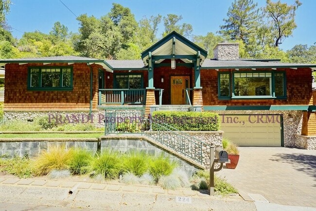 Building Photo - 224 N Almenar Dr