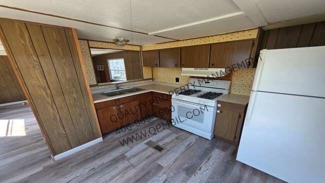 Building Photo - 3955-3956 BLUEBIRD MOBILE CT Unit 3956 BLUEBIRD #3 Rental