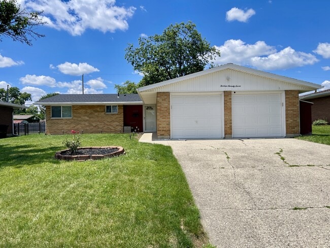 Building Photo - 1377 S Maple Ave