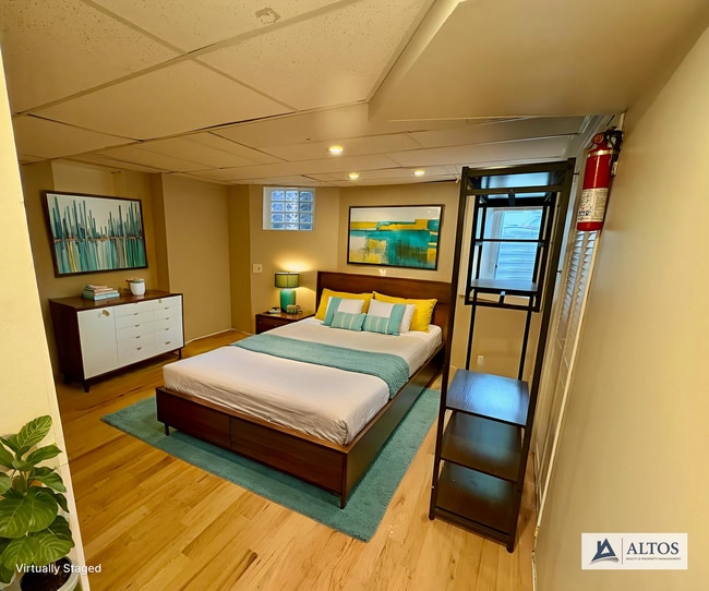 Photo - 1300 Steele St