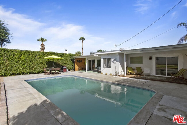 Building Photo - 74125 San Marino Way