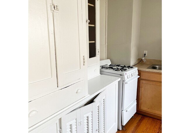 Photo - 3027 Clifton Ave Unidad 3027-07