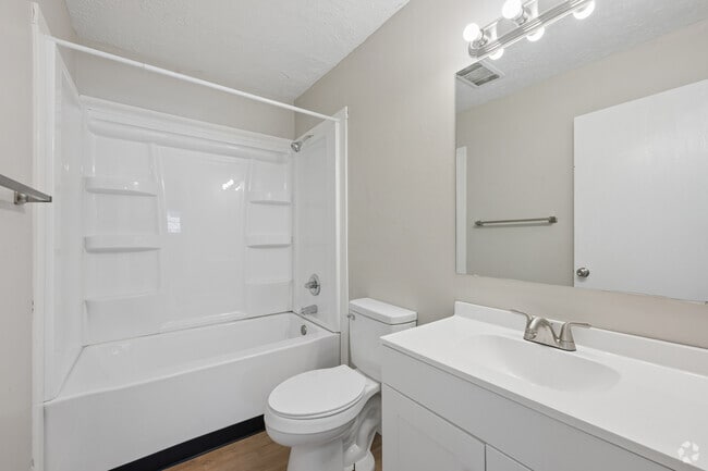 2BR, 1BA - 850SF - Bathroom - The Village