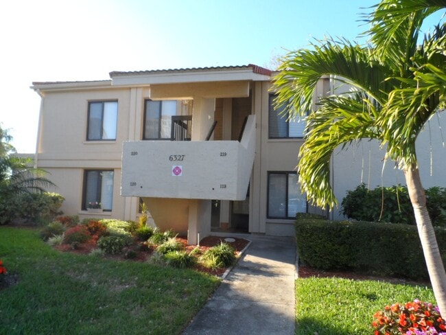 Photo - FURNISHED 2/2 GOLF COURSE  6 MONTH RENTAL APR. 29 - OCT. 31, 2026